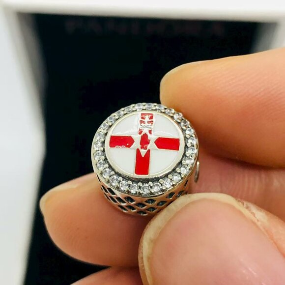 ✨🔥Pandora Northern Ireland Exclusive Country Flag Charm - Picture 1 of 4